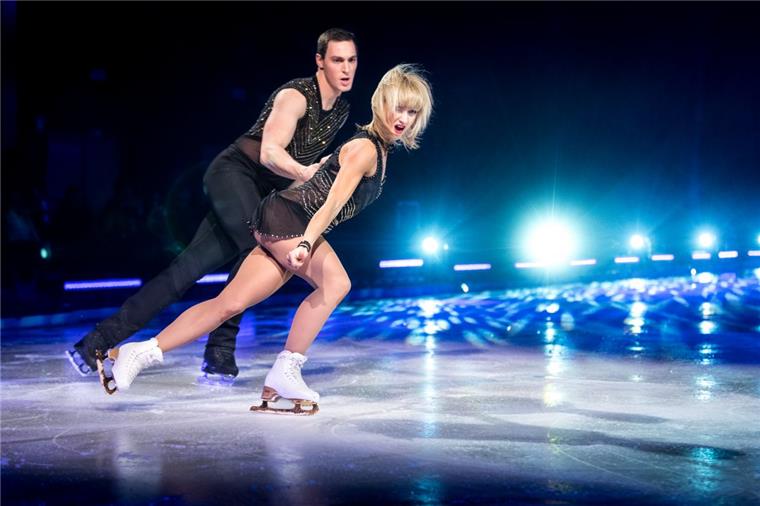75 Jahre Holiday on Ice: Olympiasieger bei „Showtime“-Premiere in Bremen dabei Die Paarlauf-Olympiasieger Aljona Savchenko und Bruno Massot geben sich in der Bremer Premiere von „Showtime“ am 20. Februar die Ehre.