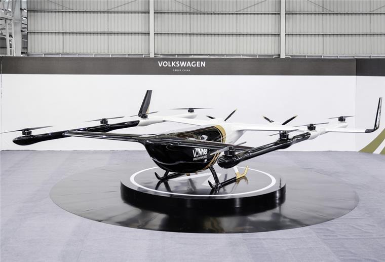 VW stellt Flugtaxi-Prototyp für China vor Die Passagierdrohne V.MO bei ihrer Vorstellung in China. Das Flugtaxi, das von VW den Spitznamen «Fliegender Tiger» bekommen hat, verfügt über acht Rotoren für den Auftrieb und zwei weitere Propeller für den horizontalen Flug.