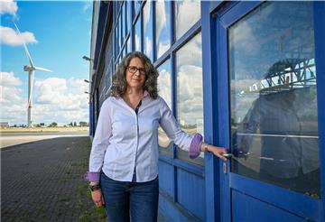 Die Physikerin Nora Denecke vom Fraunhofer IWES betreut das Projekt Testfeld für Elektrolyseure.