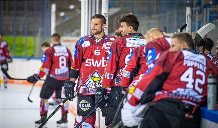 Pinguins-Spieler Urbas und Verlic siegen mit Slowenien Die Pinguins-Stürmer Jan Urbas (links) und Miha Verlic kämpfen mit der slowenischen Nationalmannschaft um die Olympia-Qualifikation.