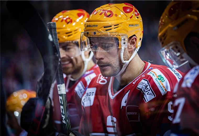 Legendäre Schlachten: Pinguins kehren zurück zu den Steelers Die Pinguins um die Topstürmer Miha Verlic und Jan Urbas hadern derzeit mit der Chancenverwertung.