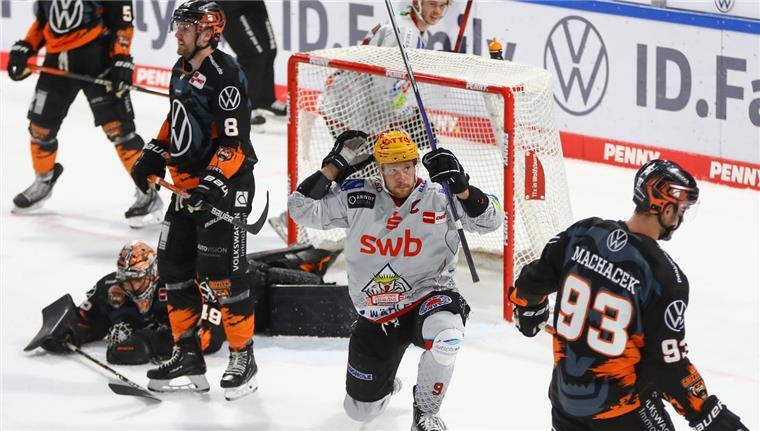 Achterbahnfahrt der Gefühle beim Torfestival im Nordderby Pinguins