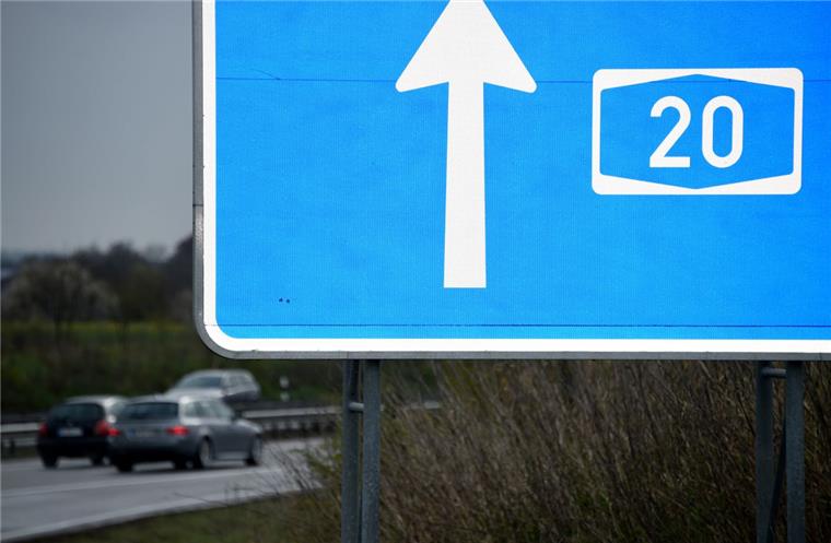 Küstenautobahn nimmt Fahrt auf: A20-Pläne sind fertig Die Pläne für die Küstenautobahn sind fertig. Ende des Jahres sollen die ersten Baugenehmigungsverfahren für die Cuxland-Strecken eingeleitet werden.