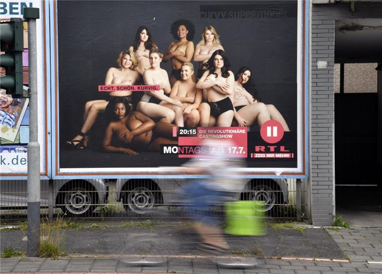 Die Plakate zur Casting-Show „Curvy Supermodel“, die montags auf RTL2 gezeigt wird, sind auch in Bremerhaven zu sehen.