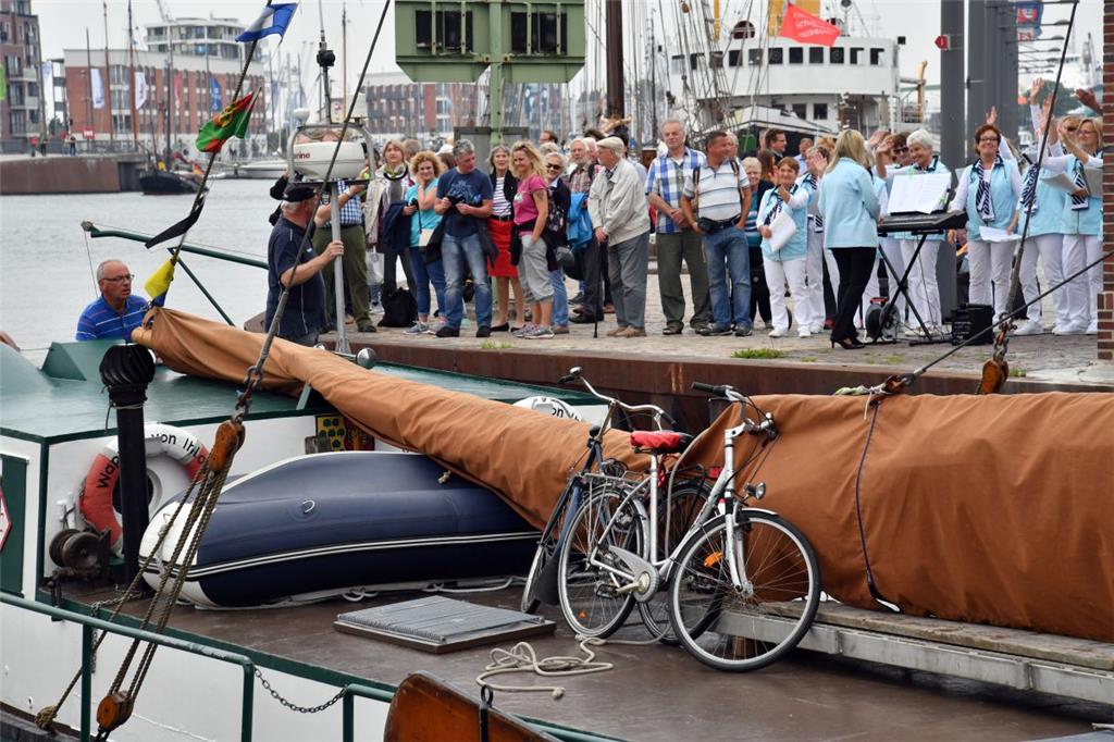 Die Plattbodenschiffe kommen nach Bremerhaven. Foto: Scheschonka