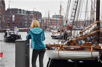 Die Plattbodenschiffe kommen nach Bremerhaven. Foto: Scheschonka