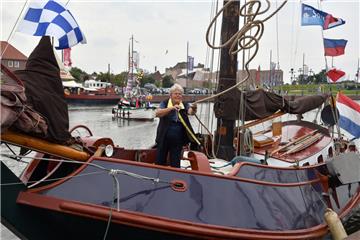 Die Plattbodenschiffe kommen nach Bremerhaven. Foto: Scheschonka