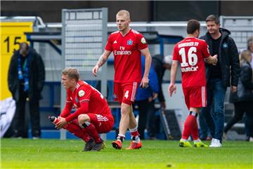Die Pleite in Paderborn in der 2. Bundesliga hat auch die Anhänger des Hamburger SV aus der Wesermarsch zum Teil tief bewegt.