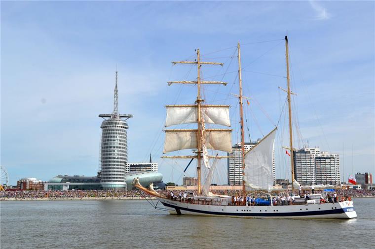 Die "Pogoria" liegt bis Donnerstag im Neuen Hafen von Bremerhaven.