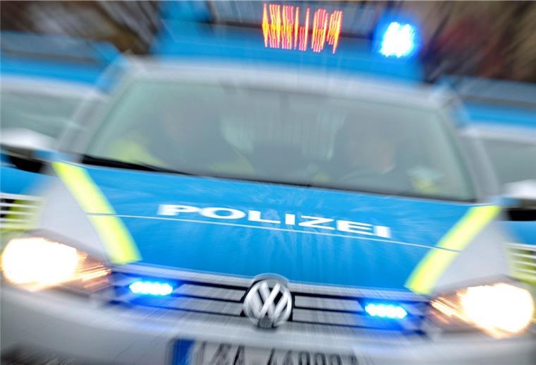 Die Polizei bittet um Hinweise auf eine dreiköpfige Männergruppe in Rotenburg.