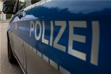 Die Polizei bittet weiterhin um Hinweise nachdem ein Toter im Kreis Stade entdeckt wurde.