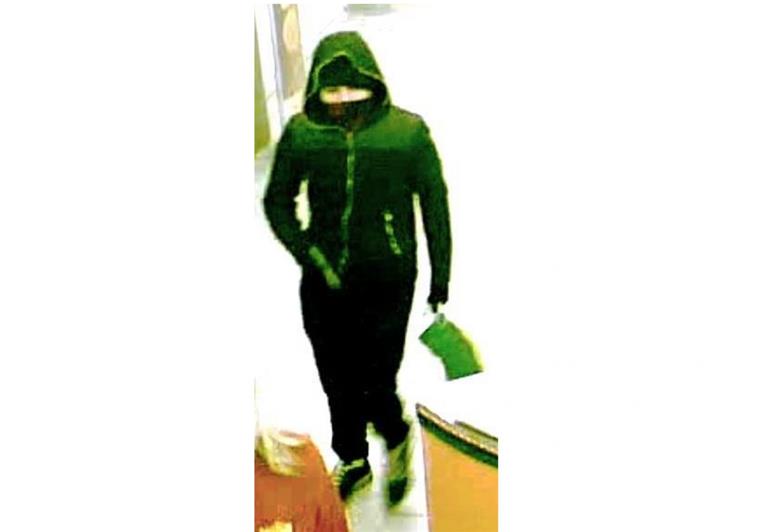 Raubüberfall auf Discounter in Bremen: Polizei fahndet mit Fotos Die Polizei Bremen fahndet nach einem Überfall nach diesem Täter.