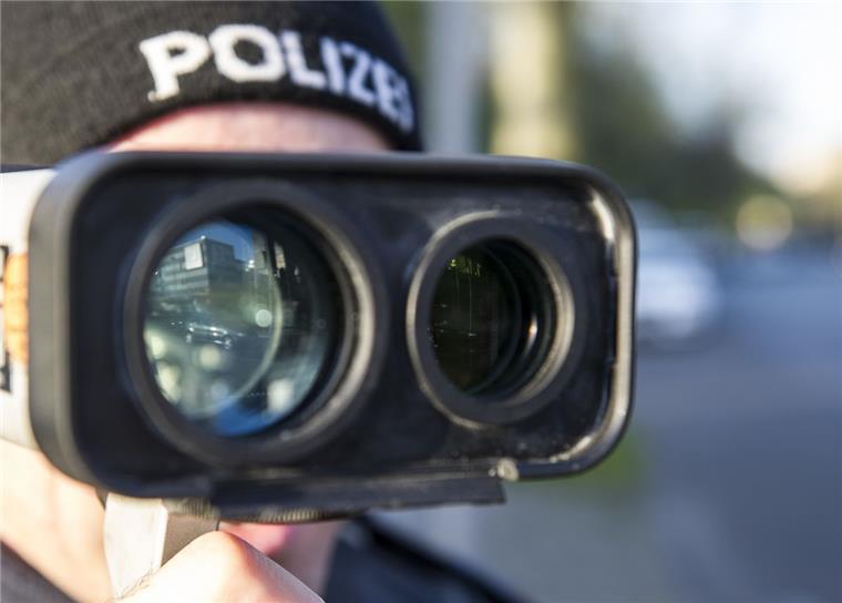 Die Polizei Bremen hat bei Geschwindigkeitskontrollen zahlreiche Raser erwischt. 