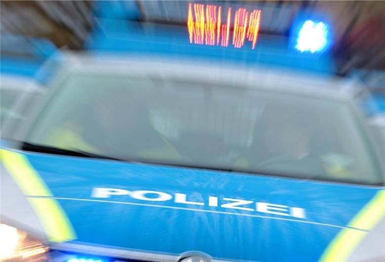 Zeven: Falsche Enkelin braucht kein Telefon Die Polizei ermittelt nach einem dreisten Diebstahl in Zeven.