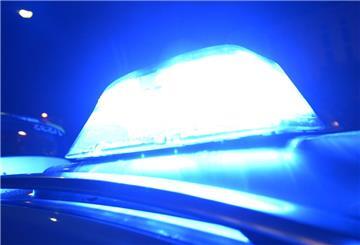  Blaulicht eines Polizeifahrzeuges 