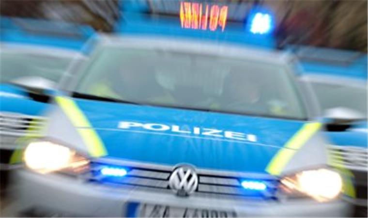 A29: Polizei stoppt Geisterfahrer (81) bei Oldenburg Die Polizei hat auf der A29 bei Oldenburg einen Falschfahrer gestoppt.