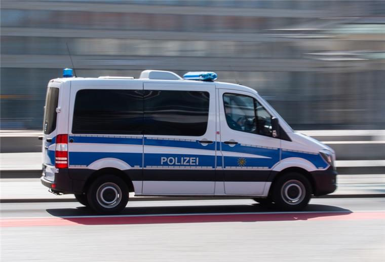 Spaden: Junge Männer mit großen Problemen bei Polizeikontrolle Die Polizei hat bei einer Kontrolle in Spaden mehrere Verstöße festgestellt.