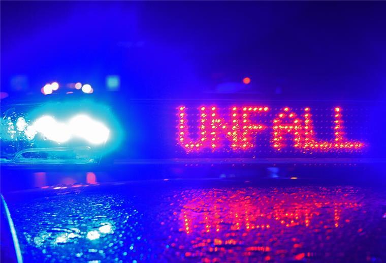 Glätte auf der A27: Gleich zwei Baumunfälle nördlich von Bremerhaven Die Polizei hat im nördlichen Bereich auf der A27 zwei Glätteunfälle registriert.