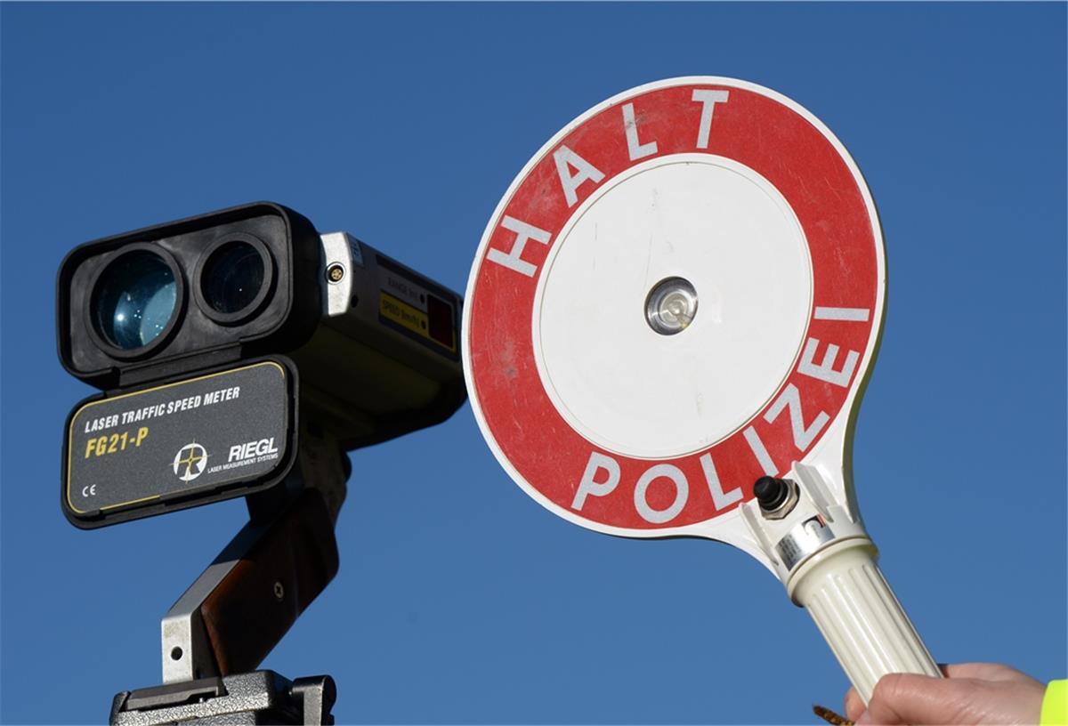 Raser mit 107 km/h in Bremerhaven unterwegs Die Polizei hat in Bremerhaven einen Raser erwischt.