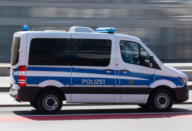 Bremerhaven: Polizei fahndet nach zwei Räubern Die Polizei in Bremerhaven fahndet nach zwei Räubern.