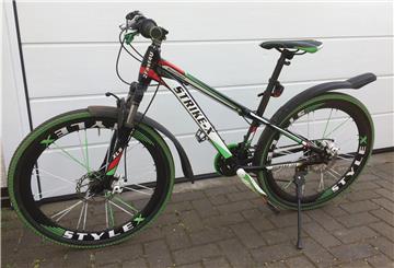 Die Polizei in Zeven sucht den Eigentümer dieses Mountainbikes des Herstellers 2fast4you. 