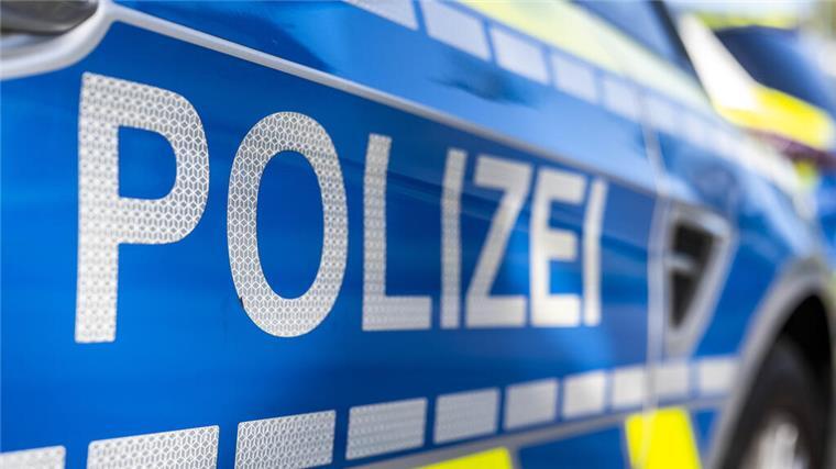 Nordholz: Spektakulärer Diebstahl während Gartenarbeit Streifenwagen der Polizei