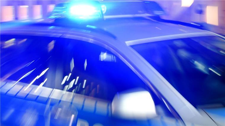 Steine auf Autobahn geworfen Die Polizei Lingen sucht nach Zeugen. (Symbolbild)