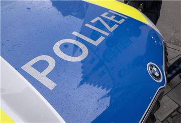 Die Polizei sucht nach dem Taxifahrer.