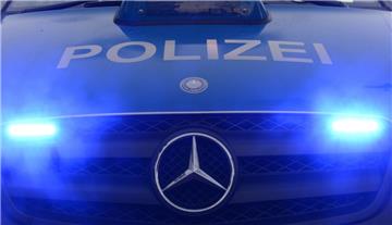 Die Polizei sucht nach den Tätern, die Hindernisse auf die seit geraumer Zeit Hindernisse auf die A1 legt. 