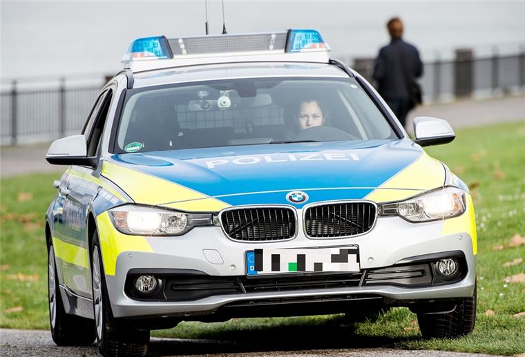 Die Polizei sucht nach einem Unbekannten, der in Köhlen Giftköder ausgelegt hat.