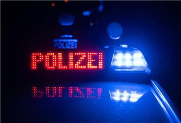 Die Polizei sucht nun nach einer Verfolgungsjagd auf der A1 nach Zeugen.