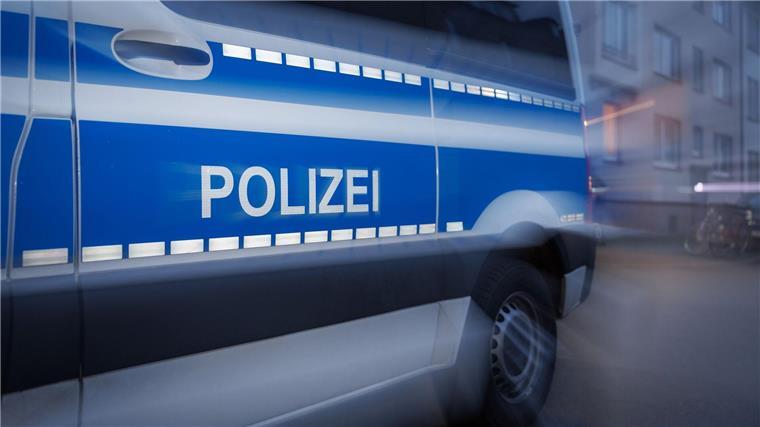 Die Polizei will am Wochenende wegen der Bandidos-Clubhauseröffnung in Cuxhaven Präsenz zeigen. (Symbolbild)