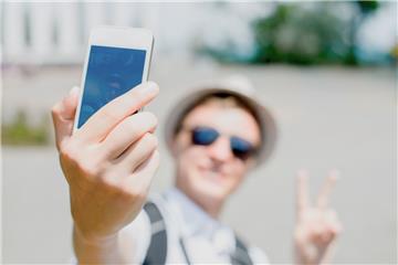 Die Postkarte von heute: Besonders im Urlaub sind Selfies beliebt.