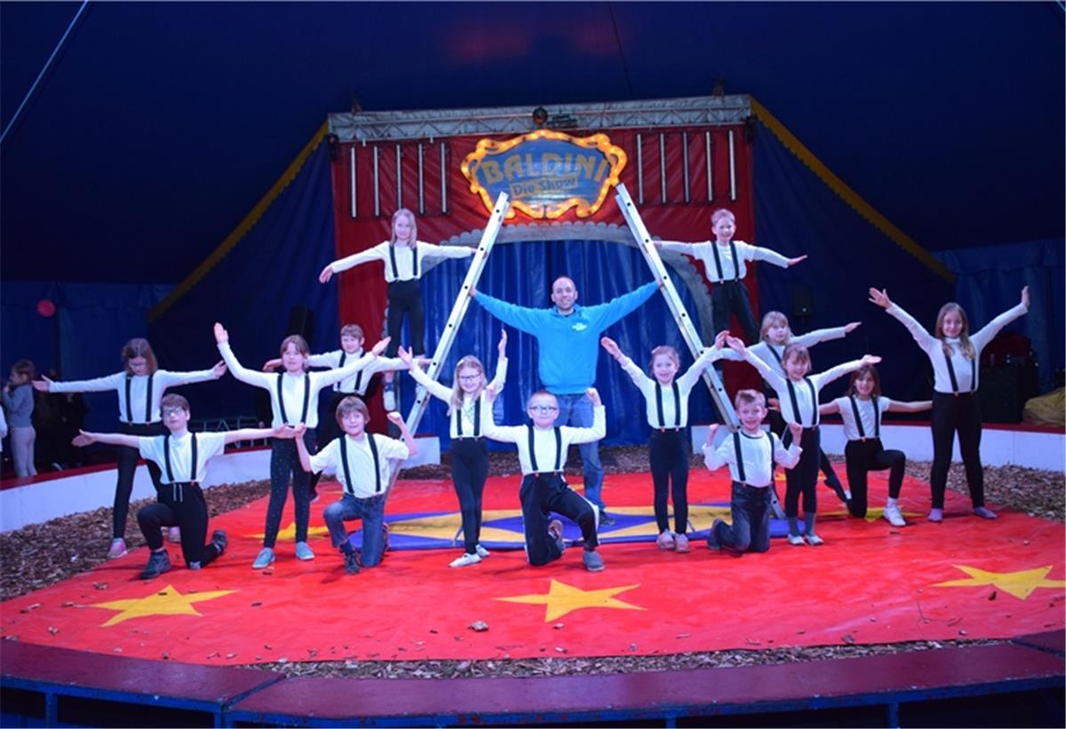 Verein unterstützt das Schulleben seit 20 Jahren Die Projekttage - wie hier ein Workshop mit dem Zirkus Baldini - werden vom Förderverein organisiert und finanziert. Davon profitieren alle Schülerinnen und Schüler.