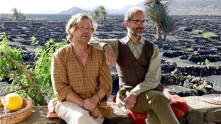 „Der Nachname“ - Willkommen im familiären Gruselkabinett Die prominent besetzte Komödie „Der Nachname“ läuft im ARD Sommerkino.