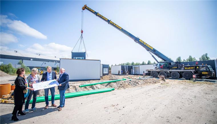 Bremerhaven: Neue Schulbauten mit Verspätung Es dauert länger: Die provisorischen Schulen müssen länger als geplant halten: Die drei neuen Schulgebäude, die 2024 fertiggestellt sein sollten, werden erst später zur Verfügung stehen.