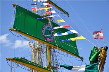 Die &quot;Alexander von Humboldt II&quot; hat ein Sail-Segel. Foto: Scheschonka