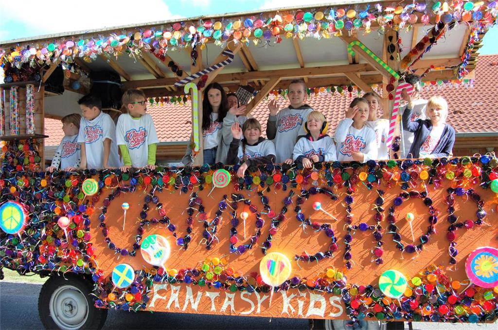 Die &quot;Fantasy-Kids&quot; aus Hagen mögen es kunterbunt. Foto: Heß