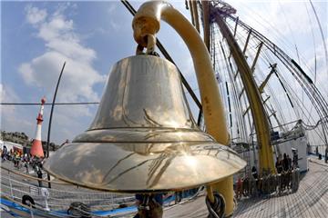 Die &quot;Mir&quot; ist ein sehr beliebtes Fotomotiv. Das russische Segelschiff ...