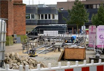 Baustelle mit Steinen und Rampe