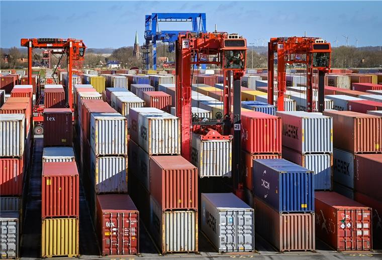 Container auf dem Containerterminal in Bremerhaven.