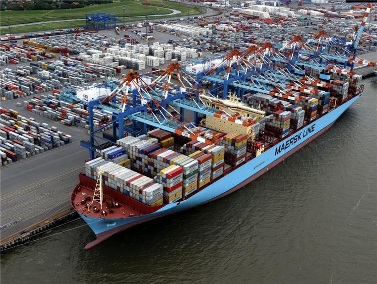 Wichtig für den Hafen! Mehr Container für Bremerhaven Die Reederei Maersk will einen Container-Liniendienst von Hamburg abziehen und an Bremerhaven geben.