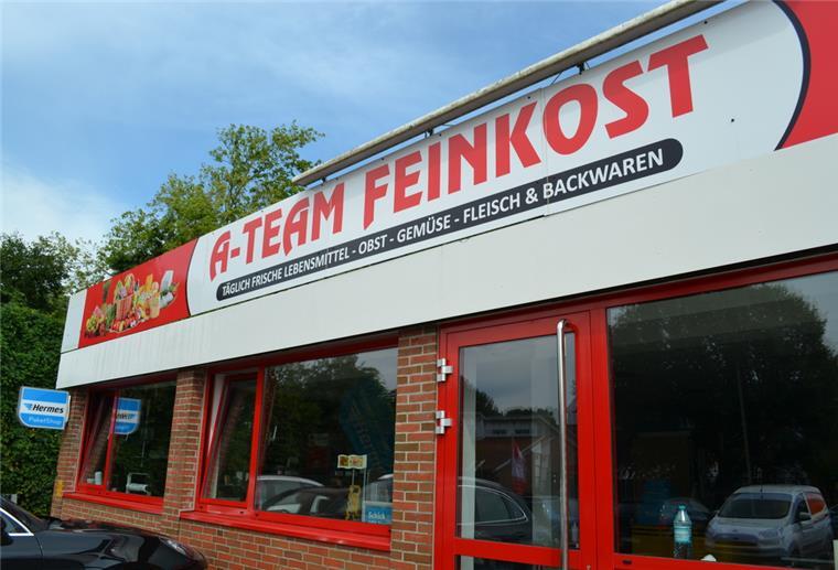 Die Regale sind leer, das Cafe ist verwaist: Der Feinkostladen im ehemaligen Schomacker-Markt ist nach gut drei Monaten schon wieder geschlossen.