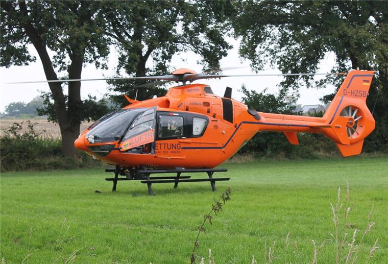Frontalcrash: Schwer verletzter Fahrer mit Rettungshubschrauber abtransportiert Hubschrauber
