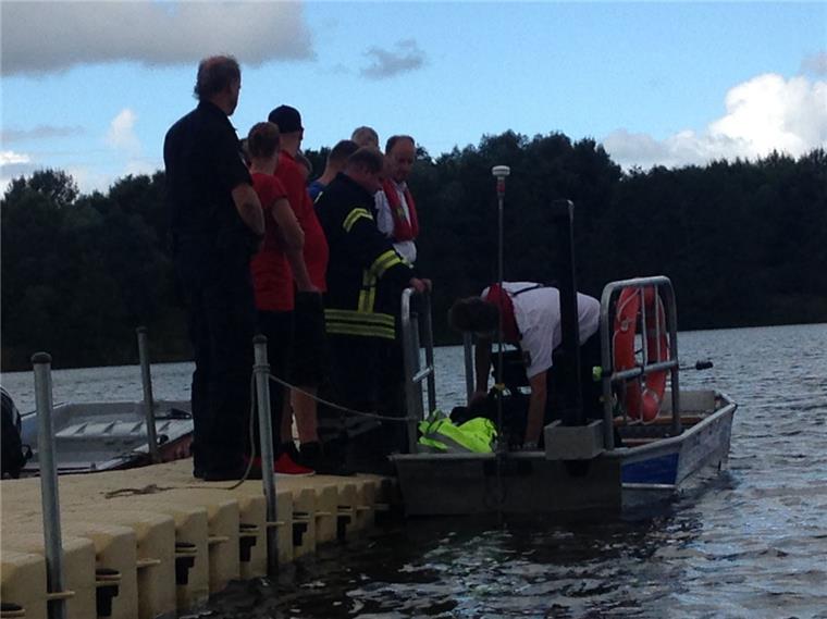 Vermisster im Stoteler See: Helfer stellen Suche ein Die Rettungskräfte brechen die Vermisstensuche ab.