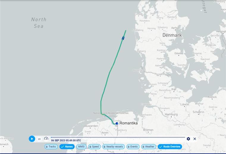 Ehemalige Cuxhaven-Fähre „Romantika“ von Pleite-Reederei unterwegs zu neuem Hafen Die Route der "Romantika" führt um Dänemark herum durch den Skagerrak bis nach Tallin in Estland.