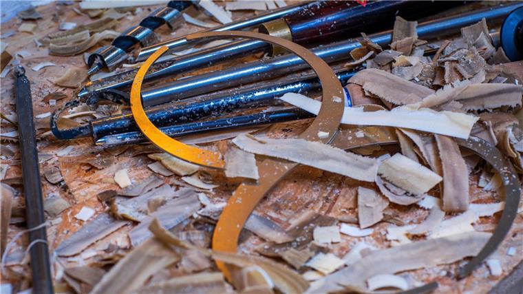 Die rund 83.000 Beschäftigten im Tischlerhandwerk im Nordwesten sollen nach Vorstellung der IG Metall deutlich mehr Geld bekommen. (Archivbild)