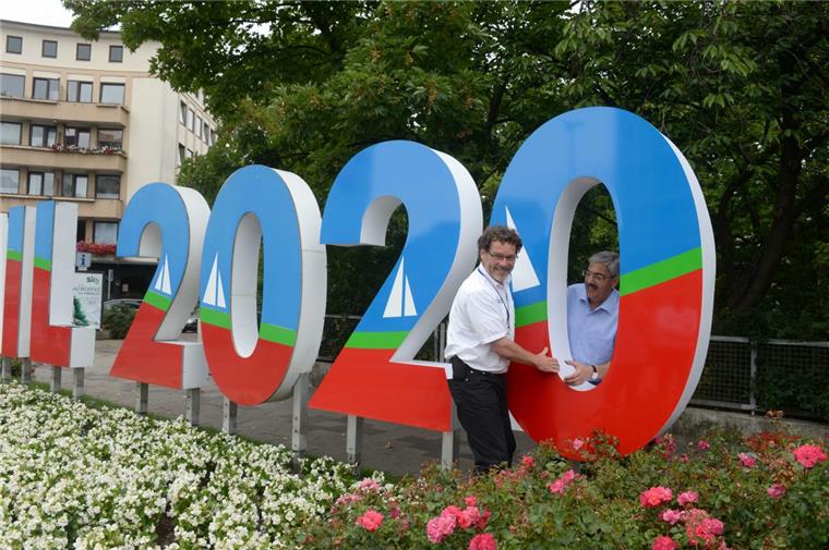 Die Sail 2020 wird Raymond Kiesbye (links) nicht mehr als Tourismuschef von Bremerhaven erleben. Der Magistrat – im Bild Oberbürgermeister Melf Grantz – hat den Vertrag mit ihm aufgelöst. 
