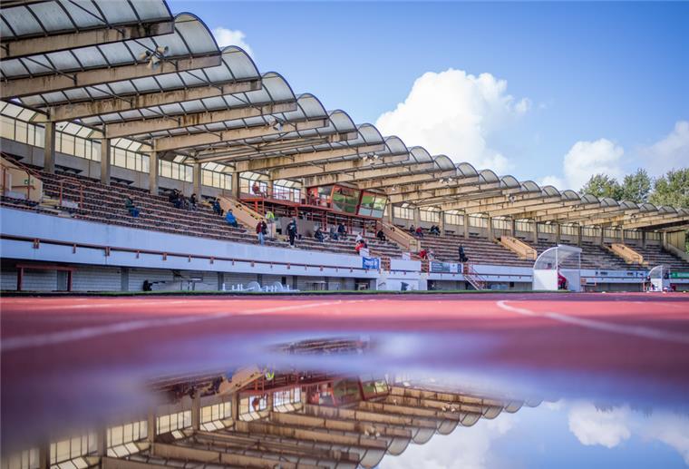 2,47 Millionen Euro für Sanierung des Nordseestadions Symbolfoto des Nordseestadions in Bremerhaven im Herbst 2022.