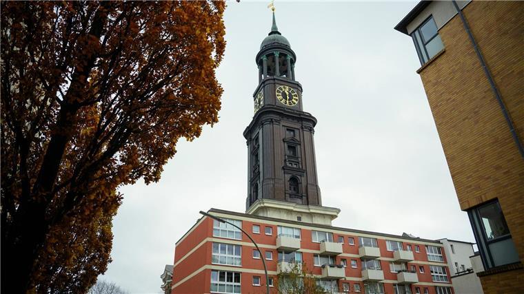 Sanierung am Hamburger Michel: Weitere 700.000 Euro benötigt Die Sanierung von Rissen im Mauerwerk des Hamburger Michels wird teurer als gedacht.